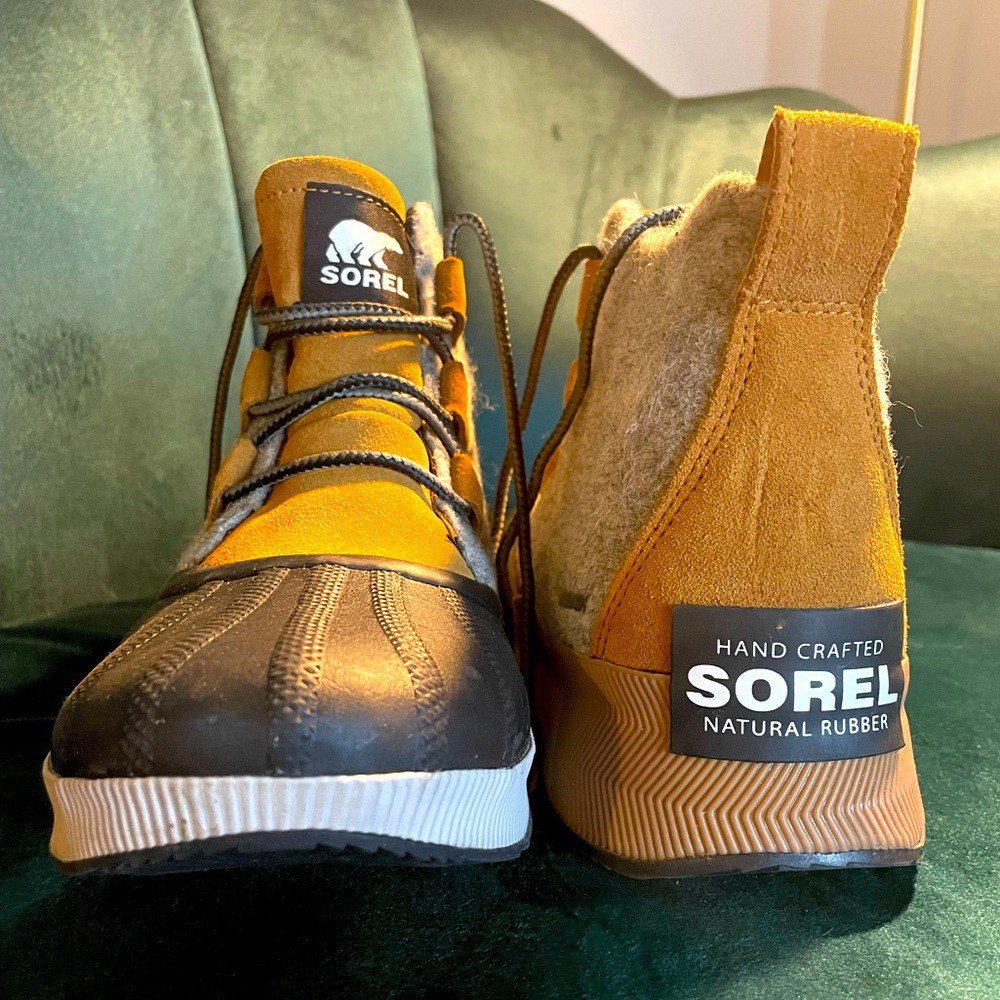 Women’s Size 9 Sorel Waterproof Wool Snow Boots; Black, Tan, Grey — NEVER WORN